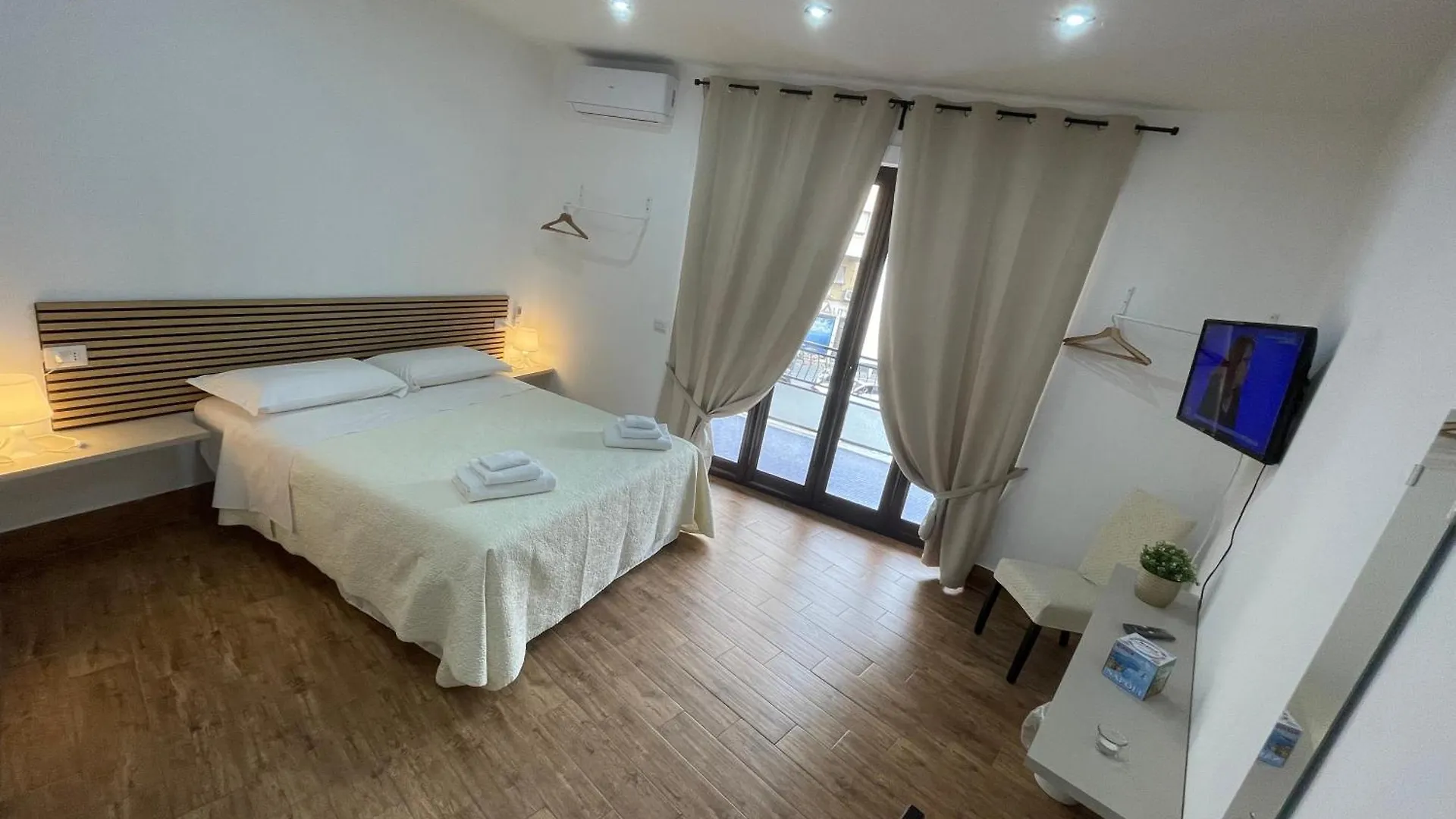 Regal Home Apartment Naples Italy