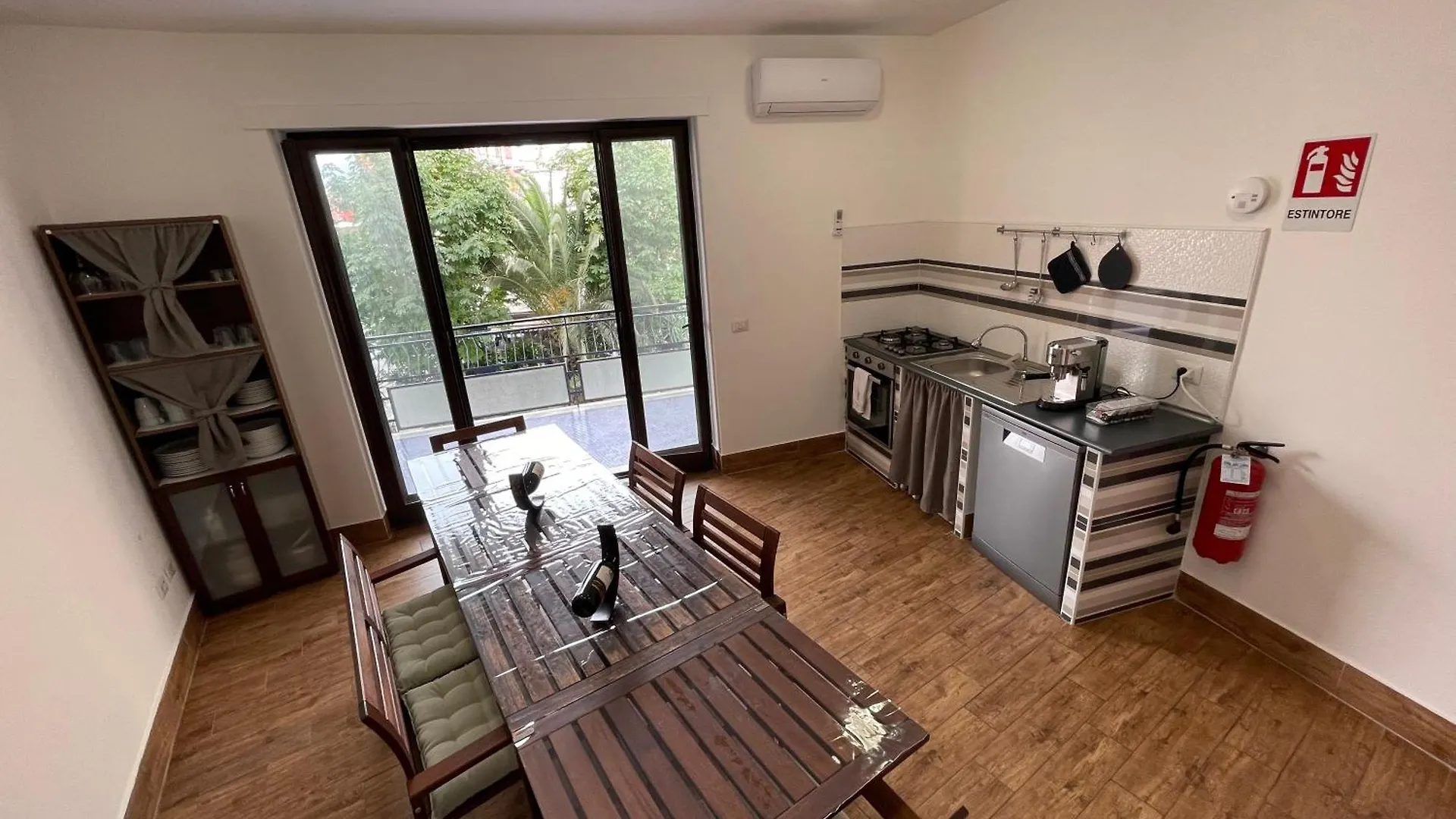 Regal Home Apartment Naples