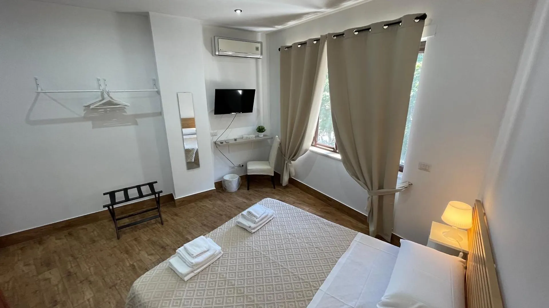 Regal Home Apartment Naples Italy